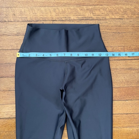 Alo Yoga High-Waist Airlift 7/8 Leggings - Picture 4 of 9